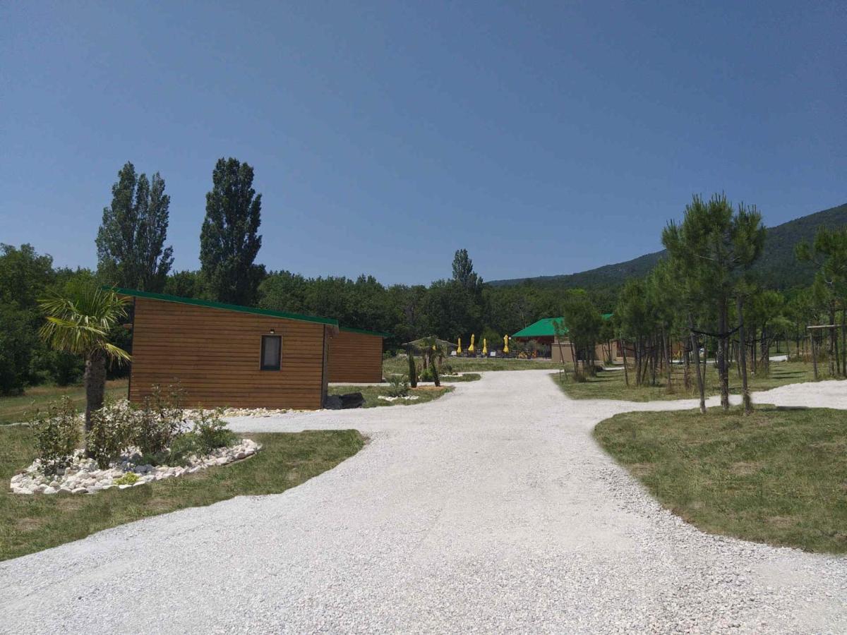 Les Chalets de Saint Maurice  Dieulefit Extérieur photo